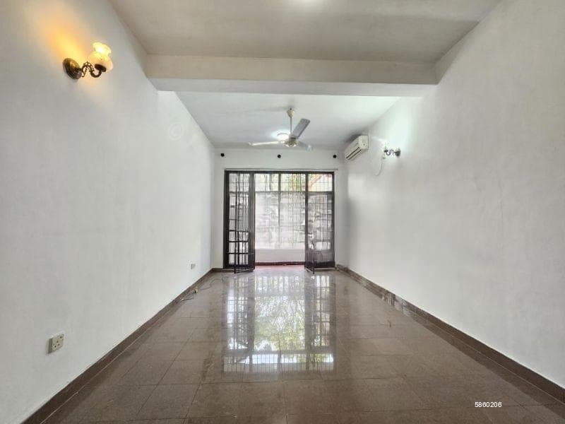 1,500 Sq.Ft Commercial House For Rent In Colombo 10