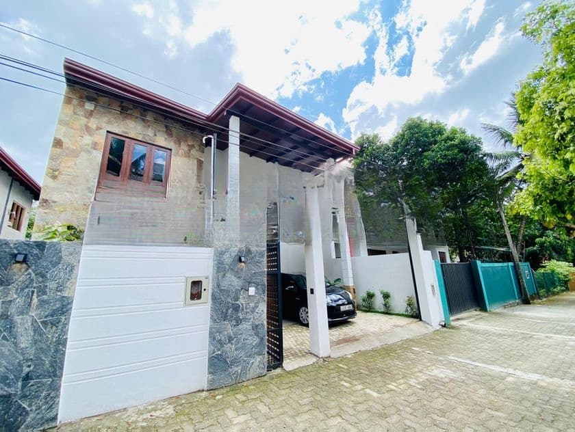 Modern 4-Bedroom House for Sale – Hokandara