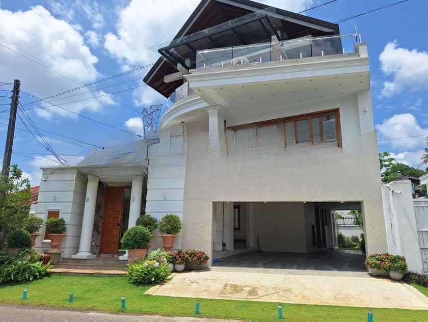 Semi Furnitured Super Luxury House for Sale in Battaramulla