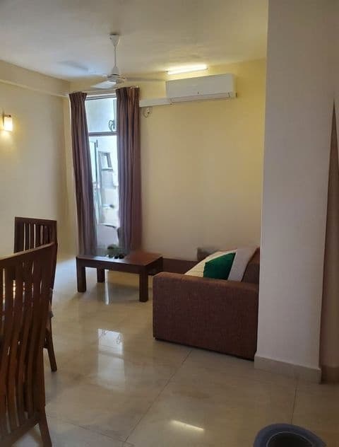 Apartment for Sale in Milan Square Wellawatta, Colombo 06 (C7-10236)