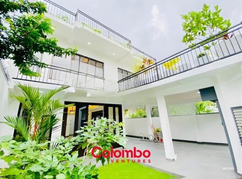 Malabe House – 5 Room Brand New Modern Luxury House on 9.1 perch Land – Isurupura Road, Malabe (HS-431)