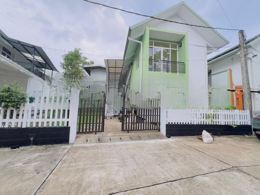 Luxury House For Sale Thalahena