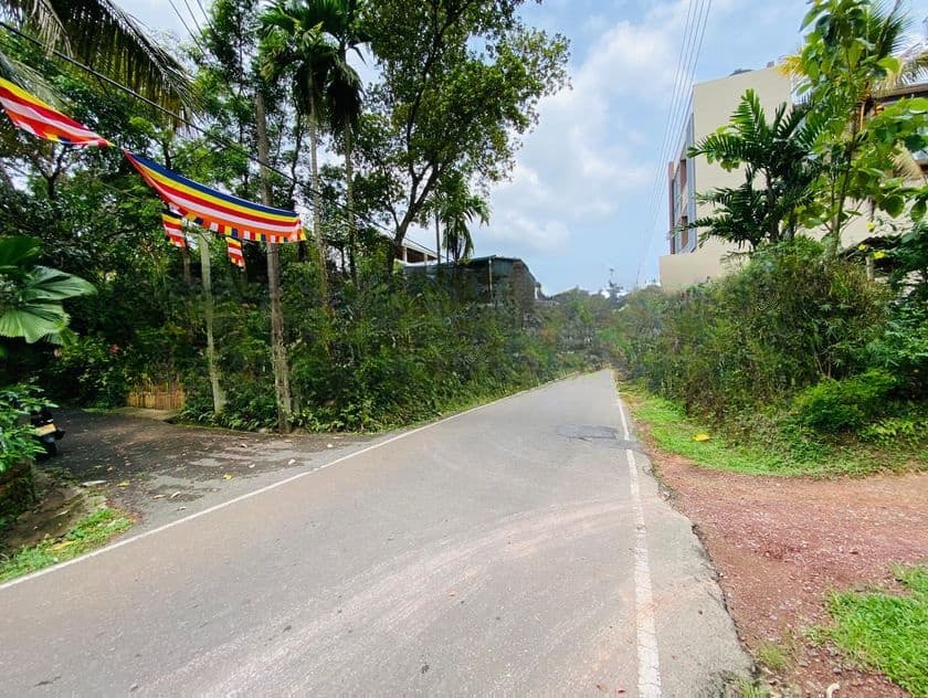 6 Perches Land for Sale in Thalawathugoda Kalalgoda Road