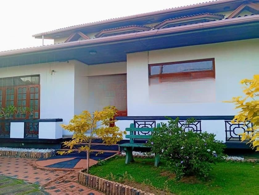 17.5 Perche / 2 Storied House For Sale in Walpola