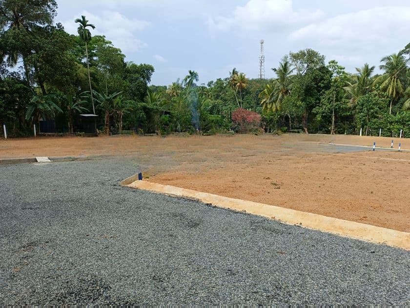 Land for Sale at Meegoda Near Highlevel Road