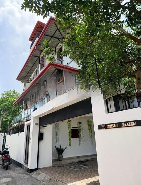 Luxury Fully Furnished House for Sale (hs107) Thimbirigasyaya