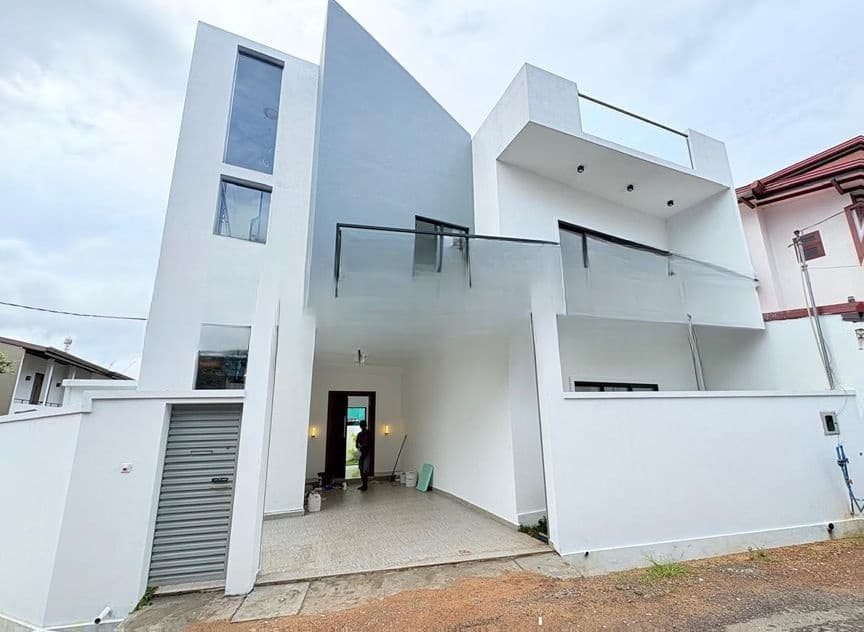 Brand New Super Luxury House for Sale in Athurugiriya