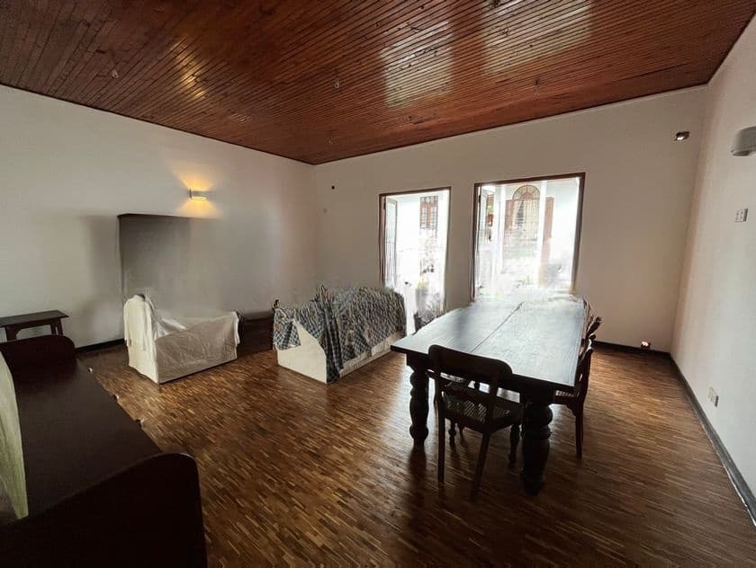 4 Bedroom Upstair Unit For Rent Colombo 07