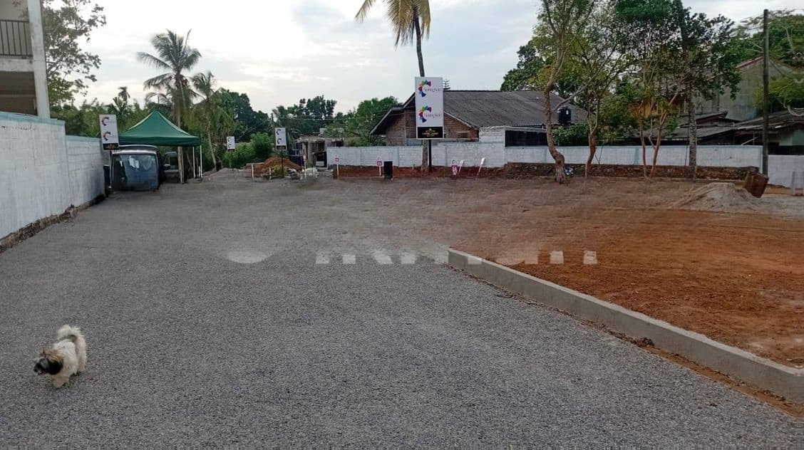 Walking Distance Ja Ela 275 Road - Uswetakeiyawa House for Sale