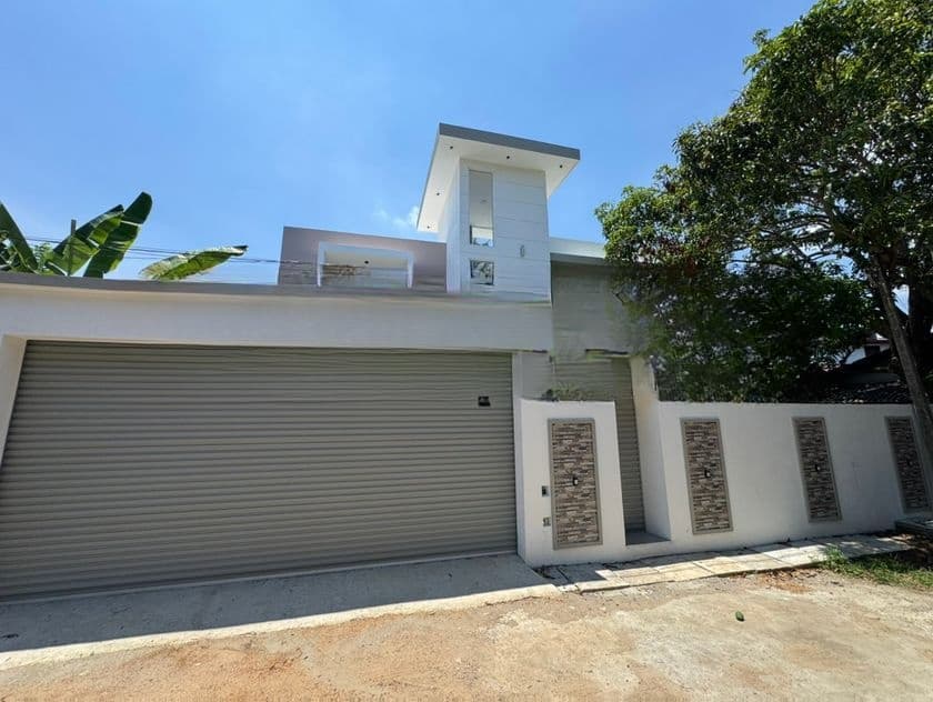 In Town with Swimming Pool Brand New House for Sale Piliyandala