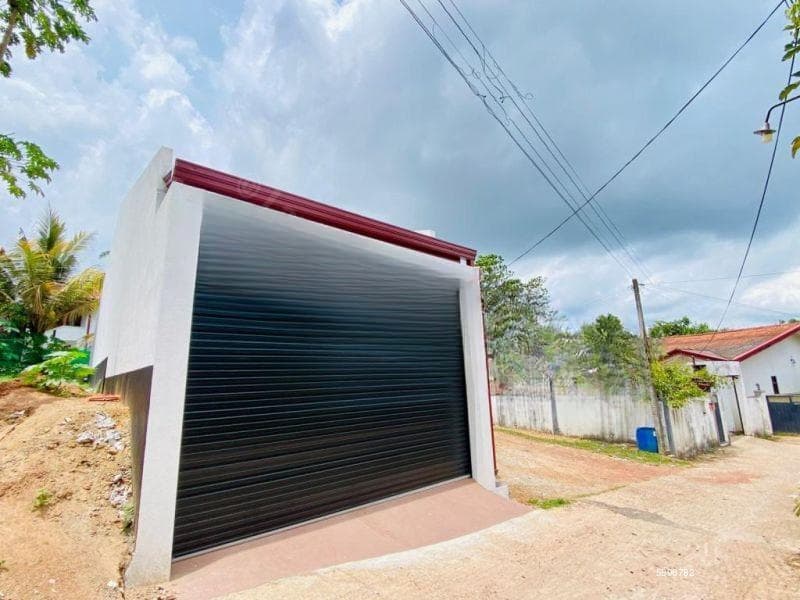 3 Bedroom Single-Storey House for Sale Thalahena