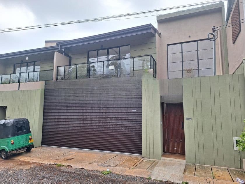 Dehiwala Hillstret Brand New Luxury House for Sale