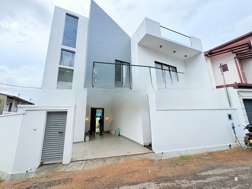 Luxury New House Sale Athurugiriya