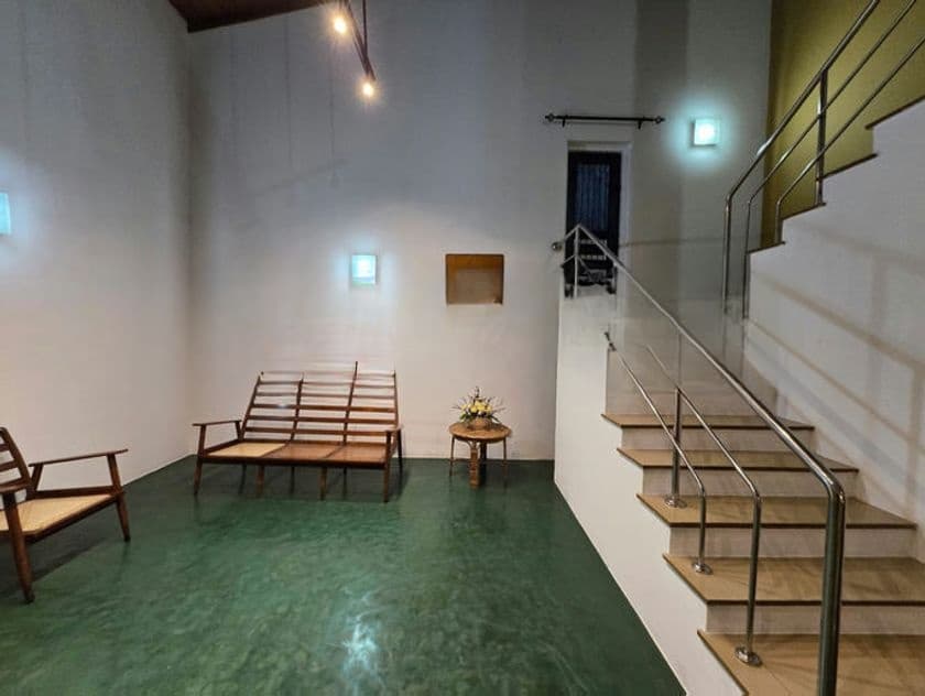 05 Bedroom Unfurnished 02 Storied House for Sale in Battaramulla (A5259)