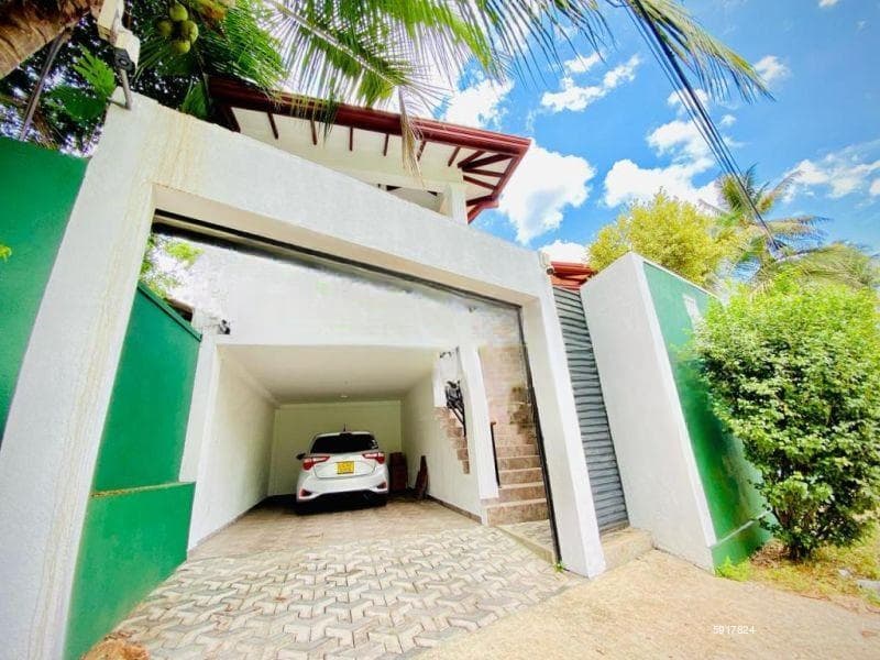 House for sale in Athurugiriya