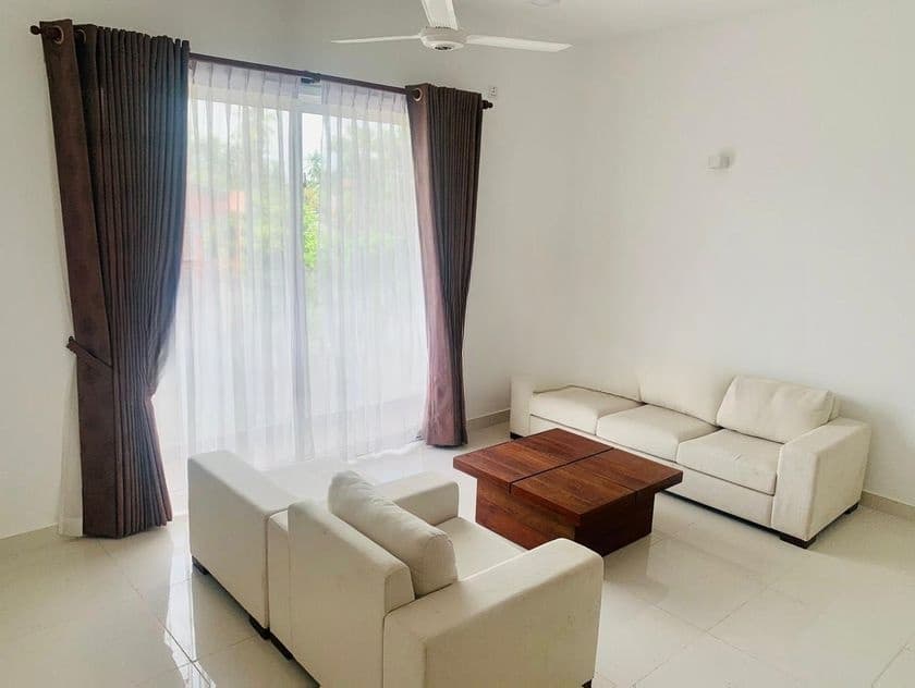 SPACIUS APARTMENT FOR SALE WATTALA CHI2516