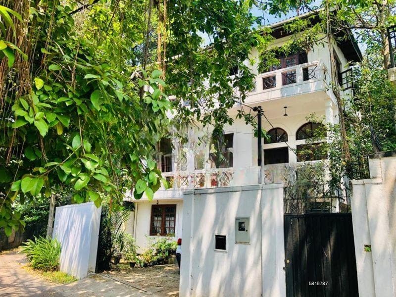 House For Sale In Battaramulla (file No 2685b/1)