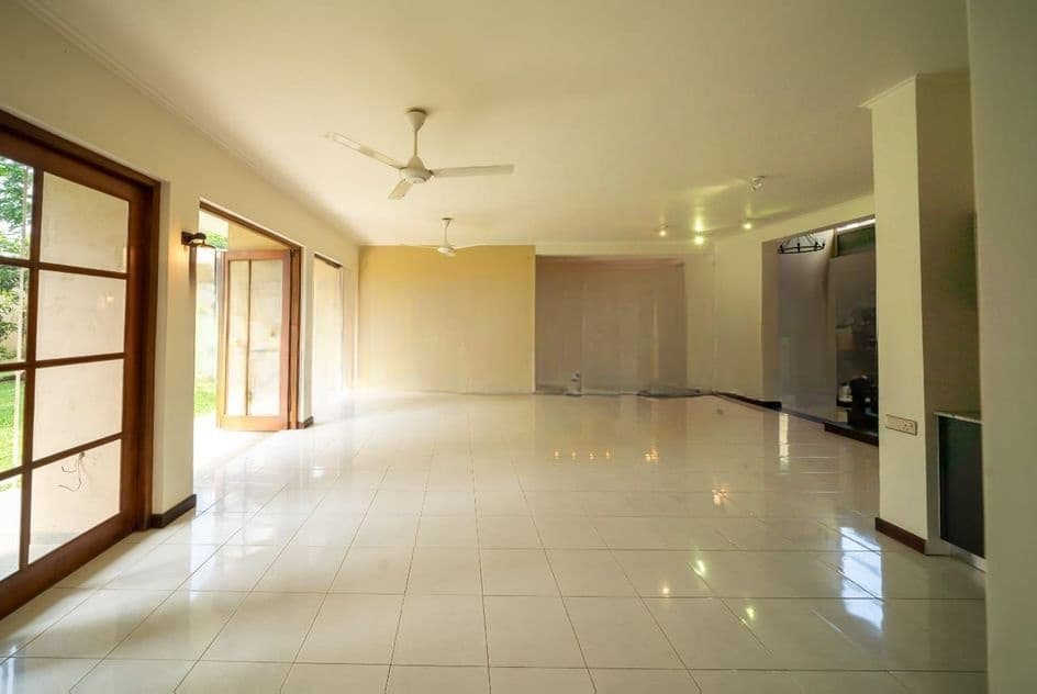 Boralesgamuwa : 4BR (15P) House for Sale