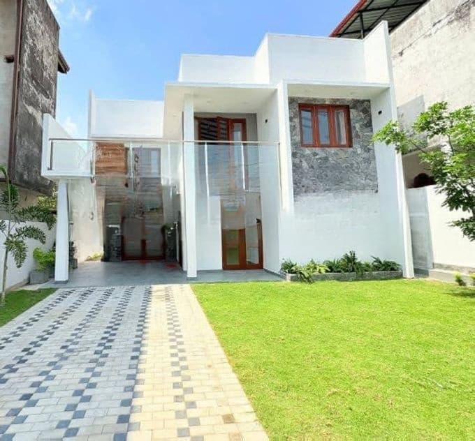 Newly Build Luxury House for Sale in Athurugiriya