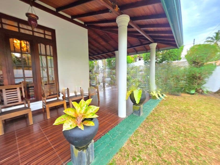 16.8 Perches - Luxury House For Sale in Mattegoda