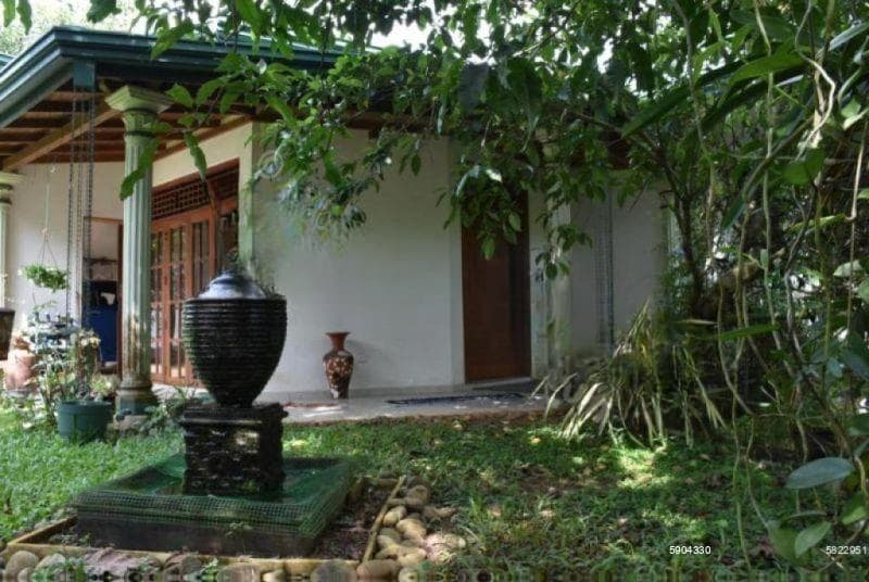 House for Sale in Ragama | 5 BR House - 38 Perches | LKR 69 Million | KO-105
