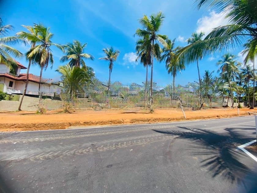 Land in Kandana