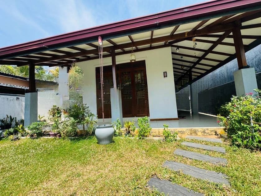 නවීනපන්නයේ තනිමහල් අලංකාර සුඛෝපභෝගී නිවසක් විකිණීමට - Piliyandala