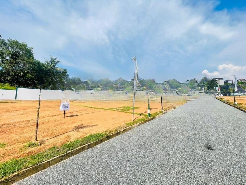 Land for Sale in Athurugiriya