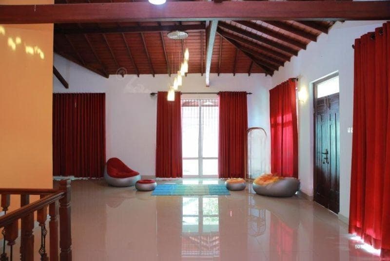 5 Bedroom Luxury House for Rent in Nugegoda