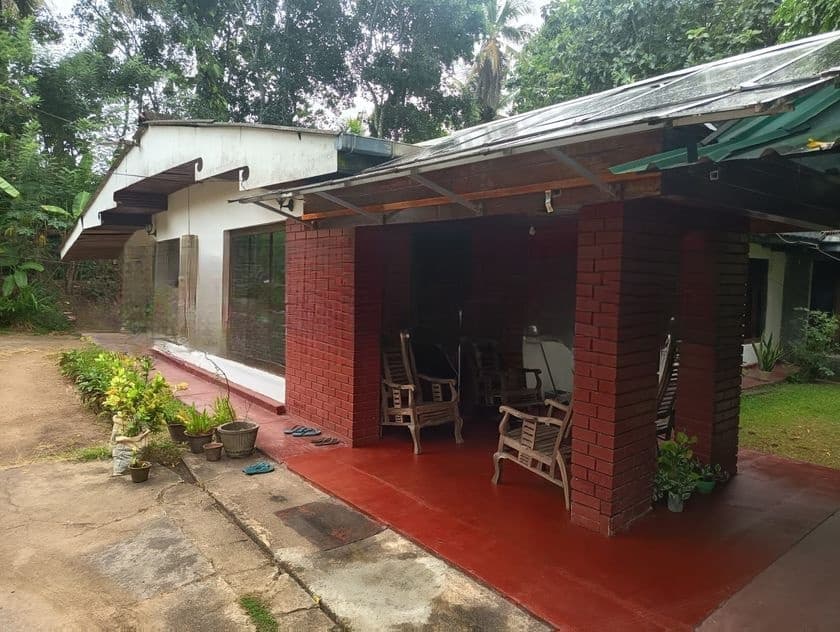 Land with House for Sale Near Kundasale Town