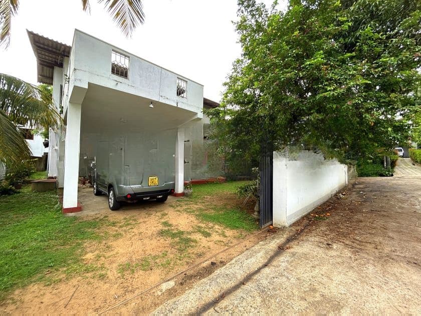 Valuable 2 Storied House From Kottawa - Athurugiriya Road Units