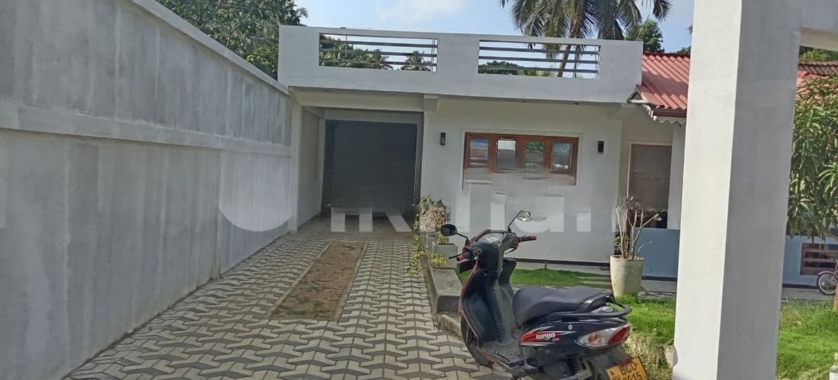 House for Sale Ambatthenna