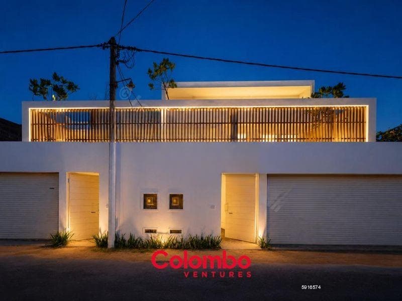 Moratuwa House – 7 Room Watson Peiris Mawatha Luxury Twin Houses for SALE - Moratuwa (HS-417)