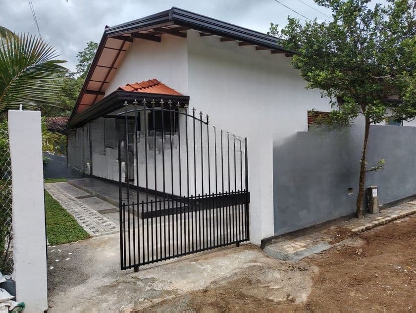 City limit Single Story House for sale Piliyandala