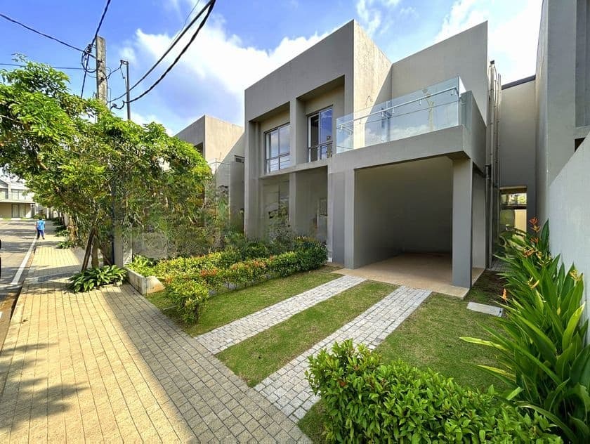 BR Villa House for sale in Canterbury Golf - Piliyandala