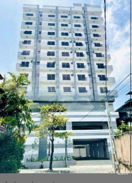Blue Ocean | Colombo 5 | Off Balapokuna Rd | Brand new | 3Bedroom | Unfurnished | Close to Schools | 200K
