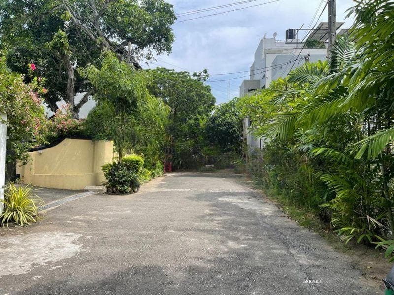10.9 Perch Land with House for Sale in Colombo 7, S1485