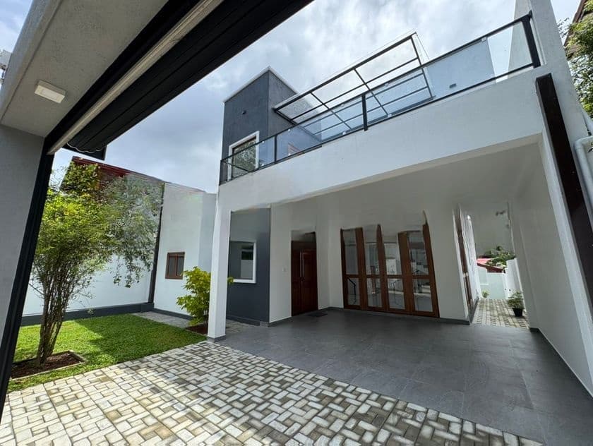 11.5 Perches Brand Bew 2 Storey House for Sale Moratuwa Piliyandala
