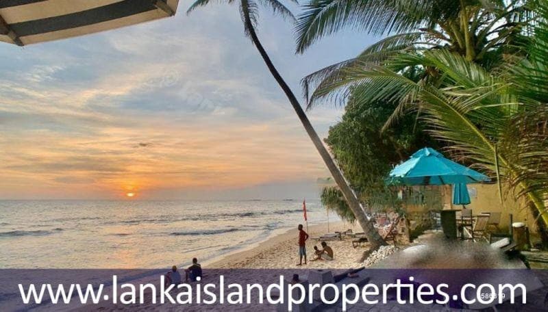 Beach front villa with bar and restaurant - LIP 356