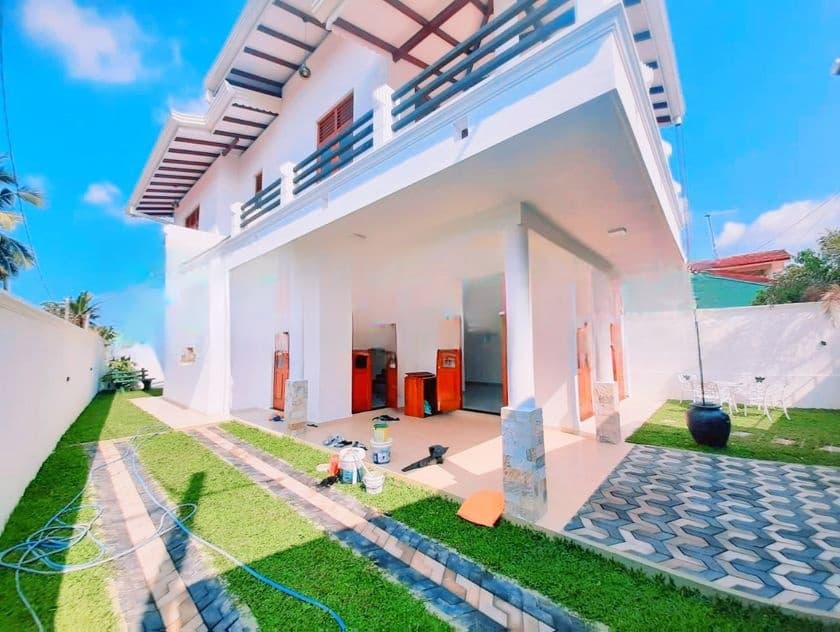 අති සුඛෝපභෝගී අලංකාර නවීනතම සුවිසල් දෙමහල් නිවස විකිණීමට Piliyandala