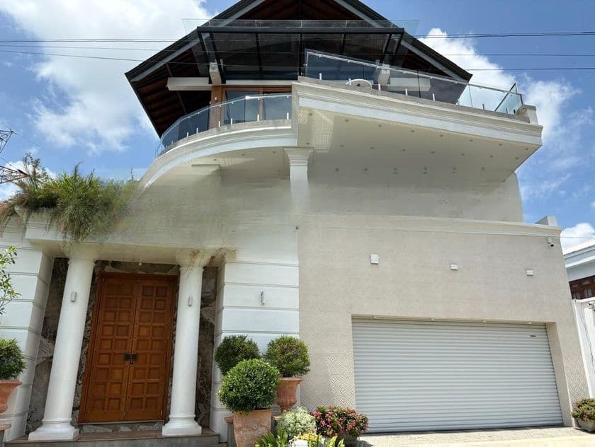 Brand New Luxury House Sale in Battaramulla