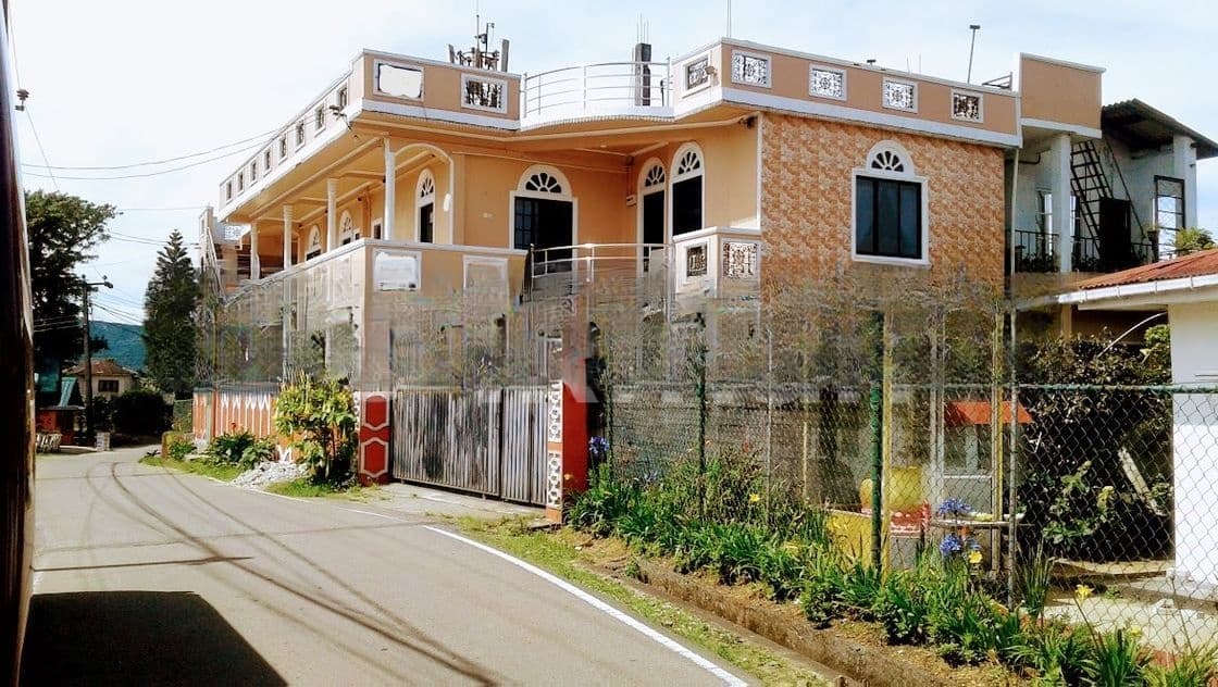 10 Bedroom Bungalow