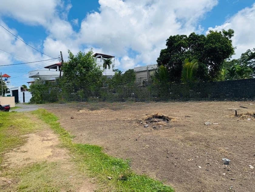 පදිංචියට සුදුසු පර්.16 ක ඉඩමක් විකිණීමට - Piliyandala