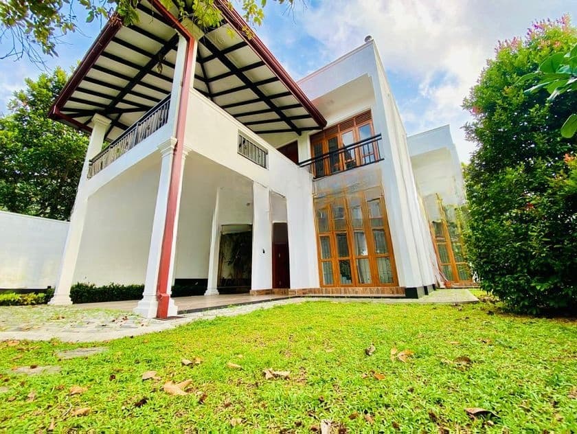 HAS201 -🪂 Modern Luxury House for Sale in Piliyandala