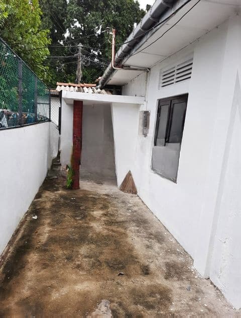 Land/old House for sale in Colombo 08