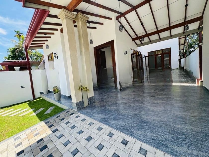 Modern Super Luxury Piliyandala