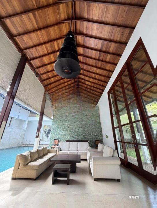Luxury Residence with Swimming Pool in Battaramulla | SH15320