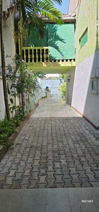 Unfurnished commercial & Residence house for rent in Bauddhaloka Mawatha Colombo 7