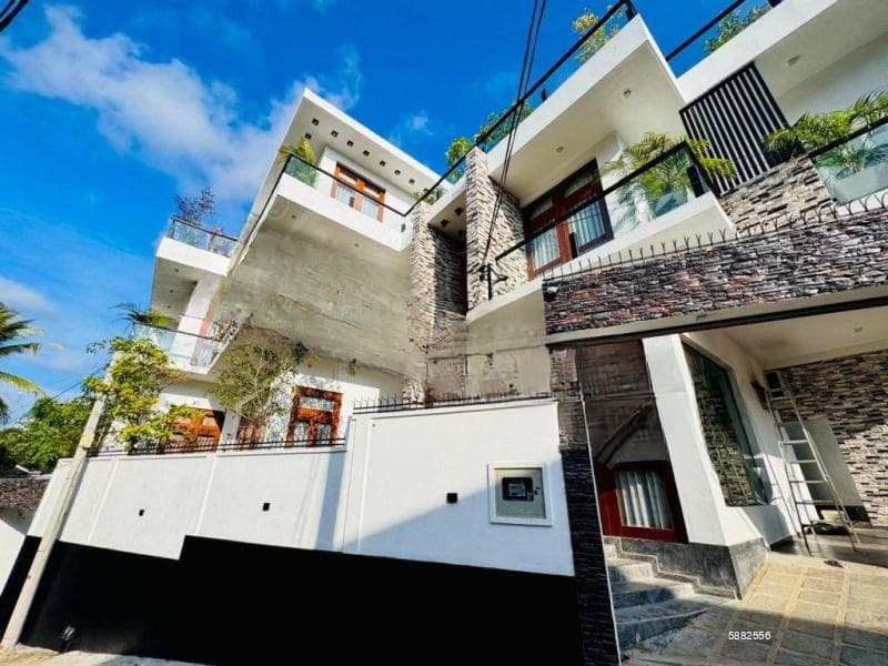 (SE1703)🏡✨ Ultra Luxury 4BR Smart House with Lift & Swimming Pool – Battaramulla ✨🏊♂️