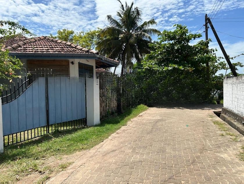 Prime Lagoon-Front House with Land for Sale in Negombo